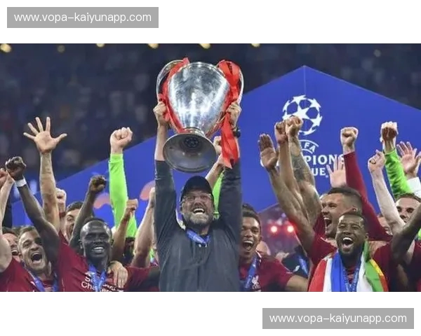 欧洲德比的终章:当“欧冠之王”遇上“南大王”,伯纳乌将见证谁的加冕?